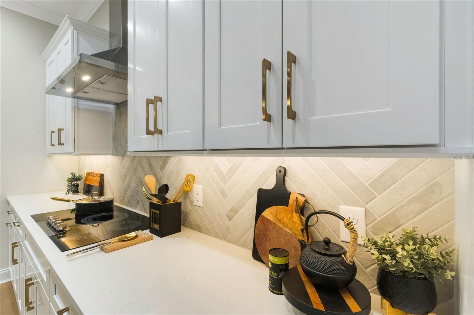 5390 CLUBHOUSE HILLS LN