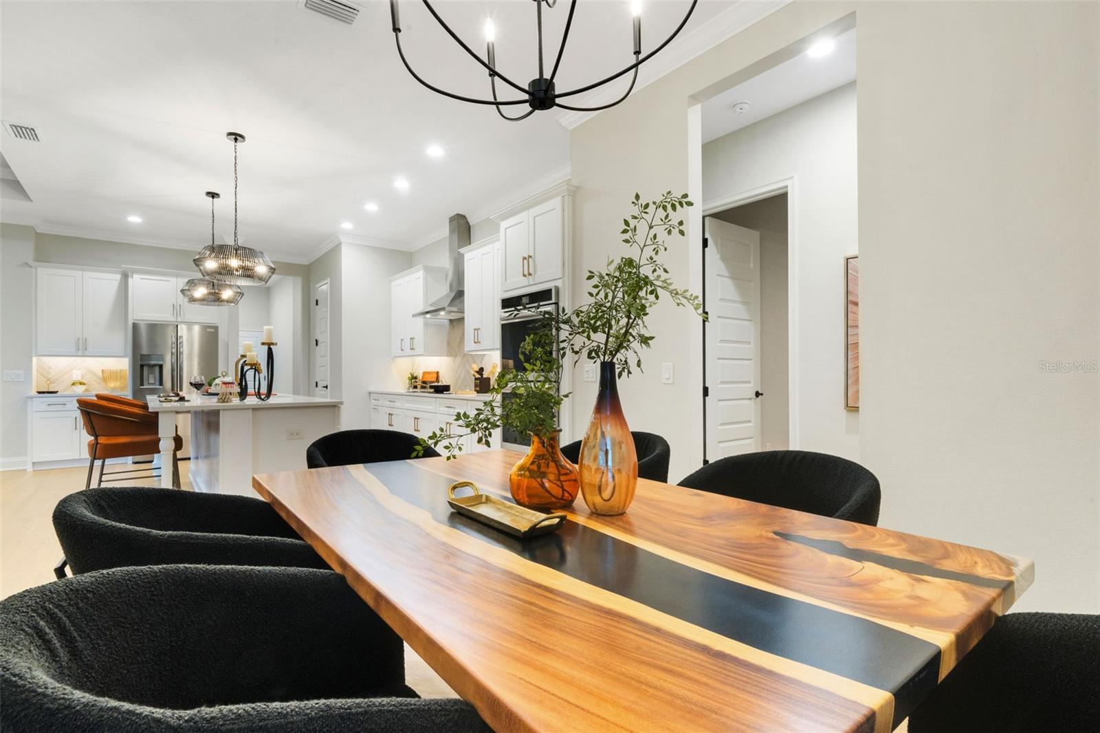 5390 CLUBHOUSE HILLS LN