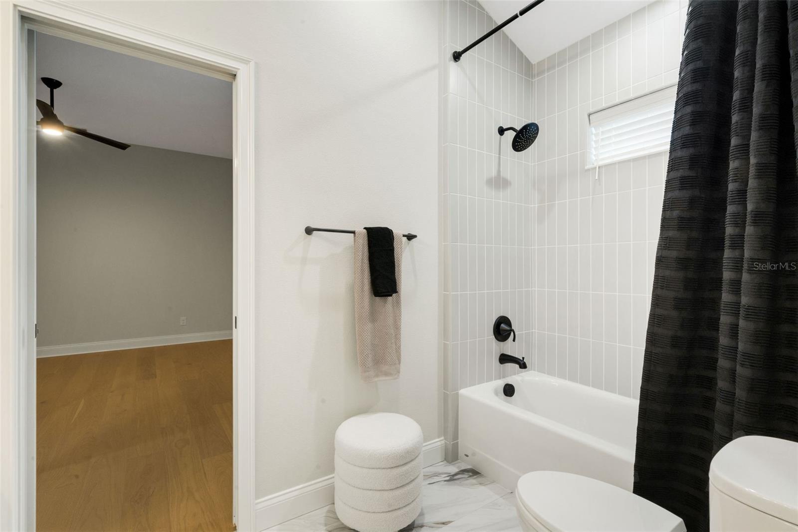 5390 CLUBHOUSE HILLS LN