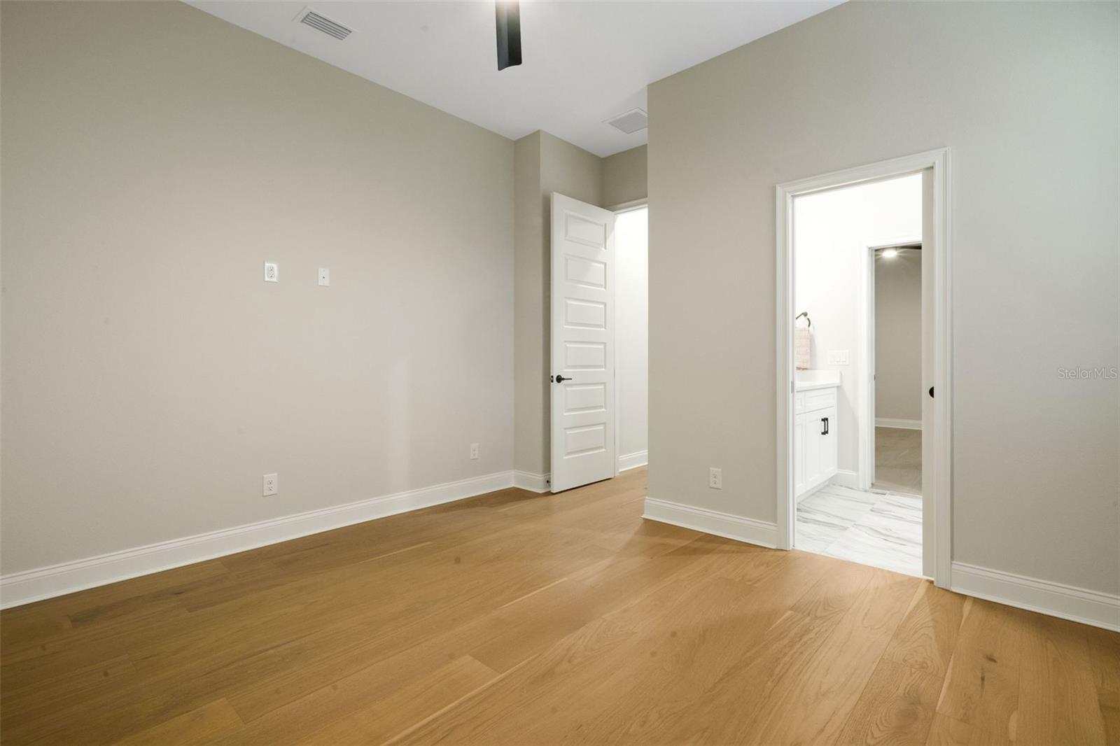 5390 CLUBHOUSE HILLS LN