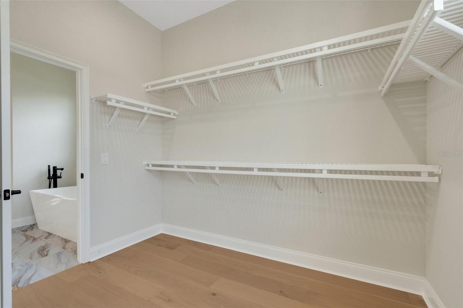 5390 CLUBHOUSE HILLS LN