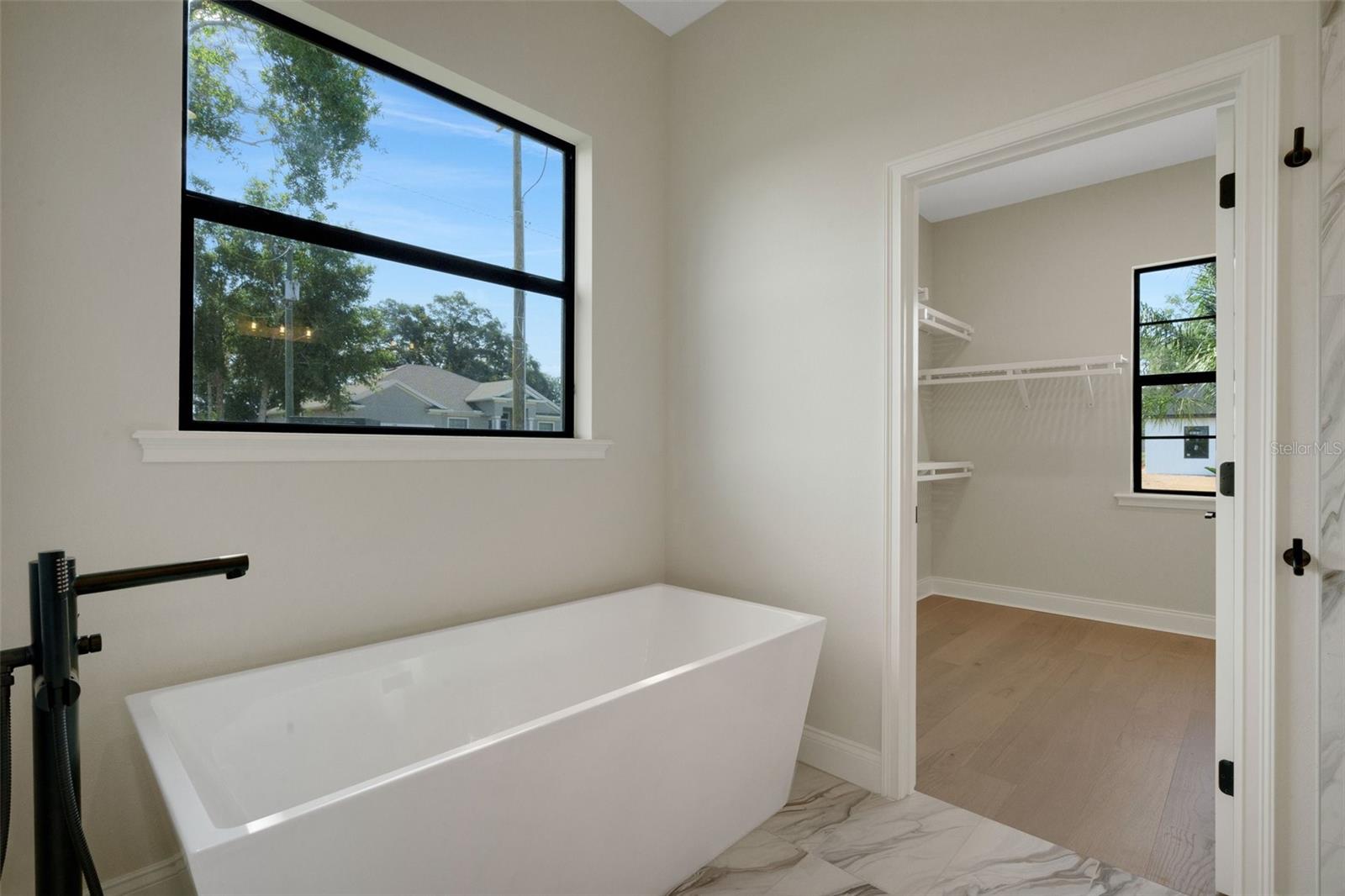 5390 CLUBHOUSE HILLS LN