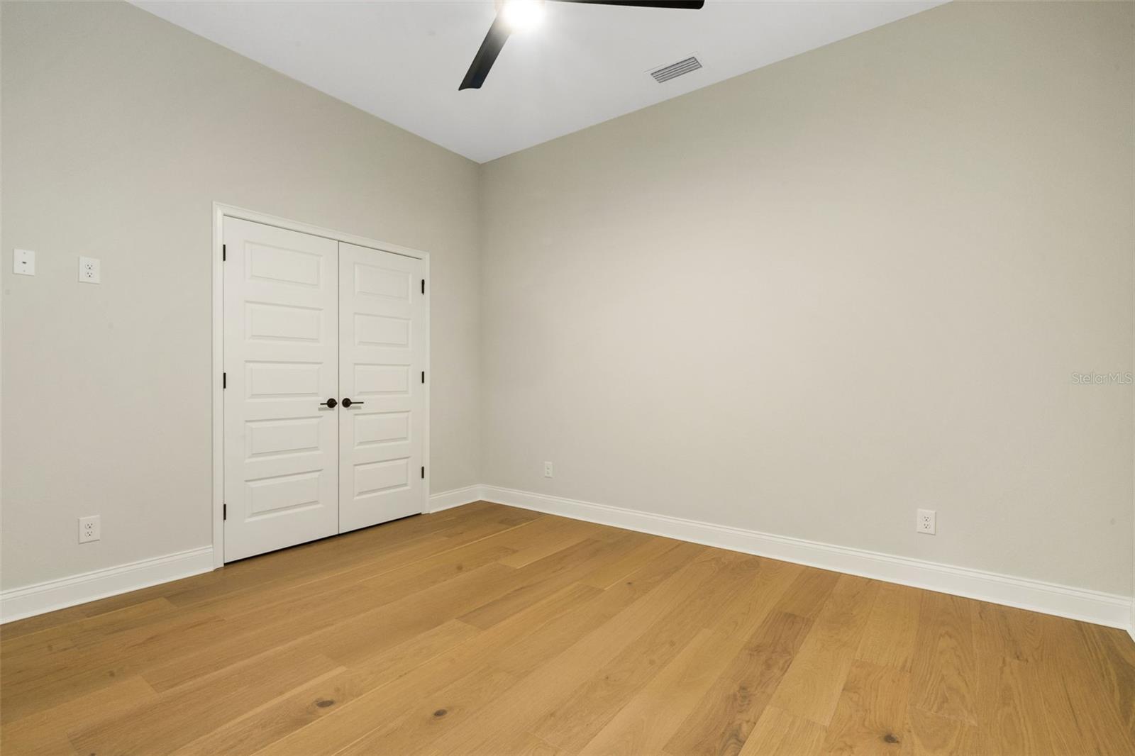 5390 CLUBHOUSE HILLS LN