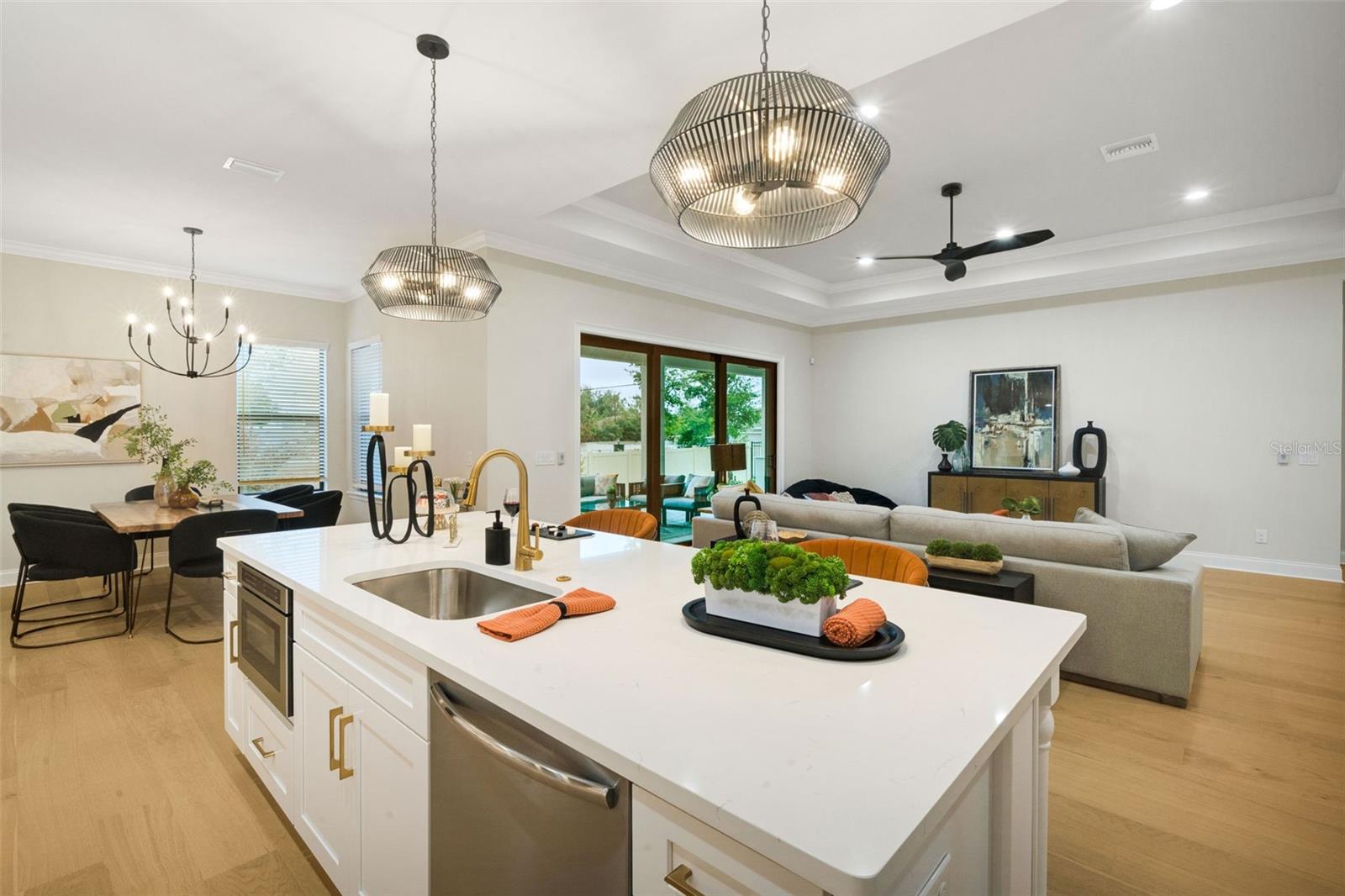 5390 CLUBHOUSE HILLS LN