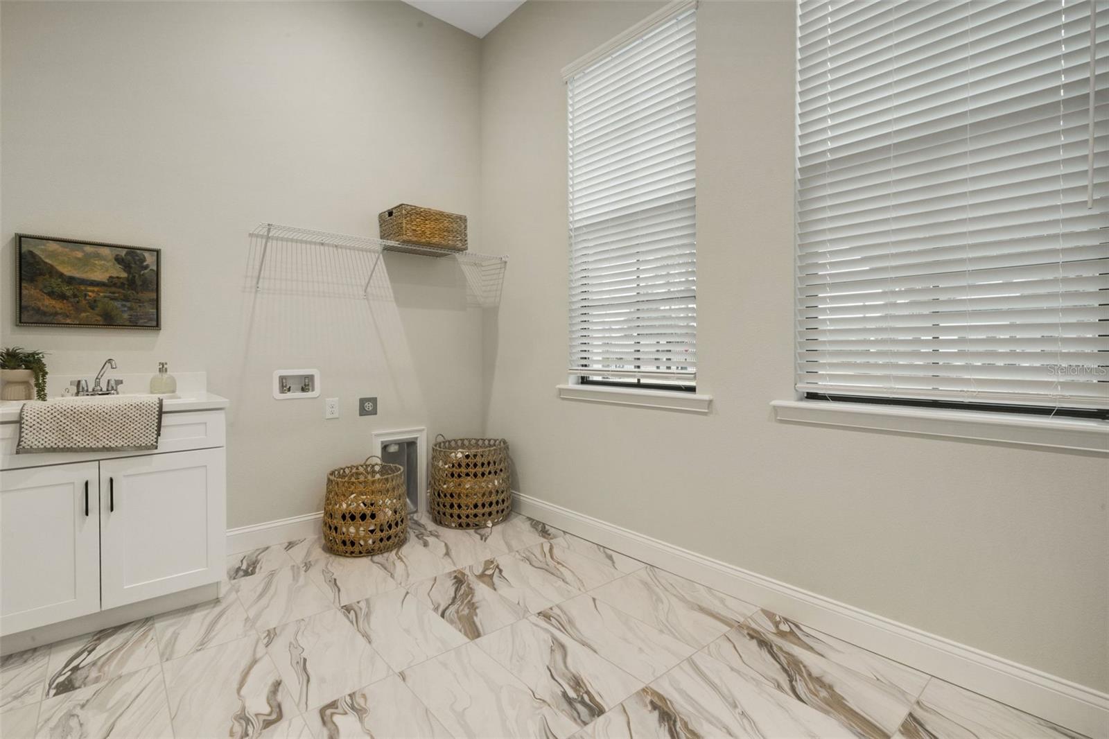 5390 CLUBHOUSE HILLS LN