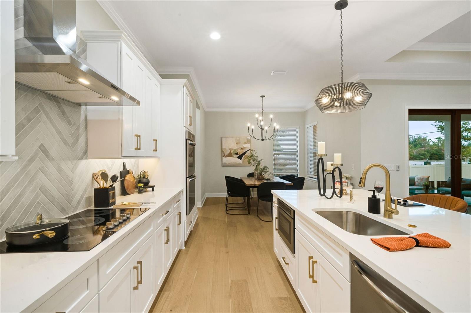 5390 CLUBHOUSE HILLS LN