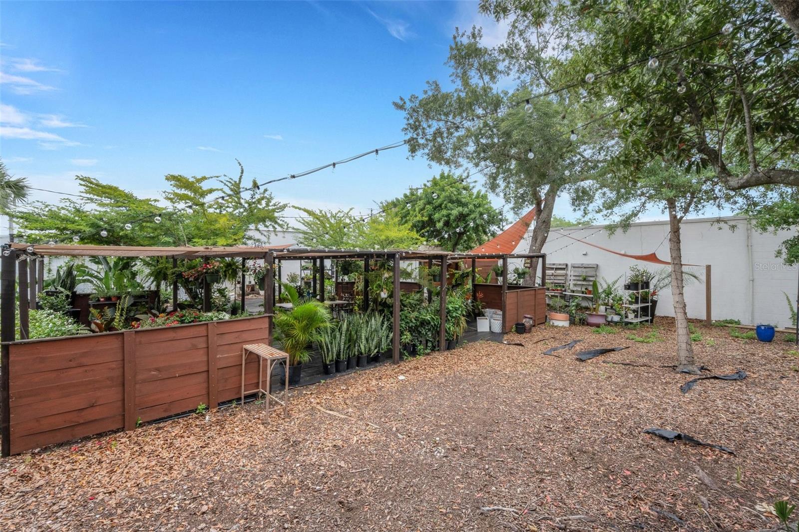 110 EASTON DR