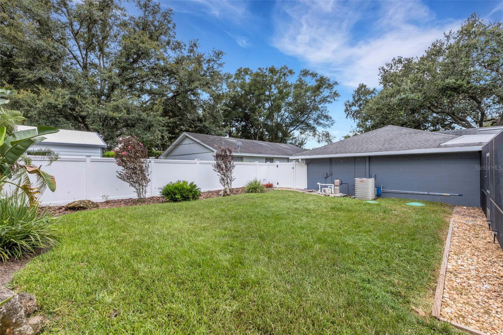 4614 VALLEY VIEW DR E