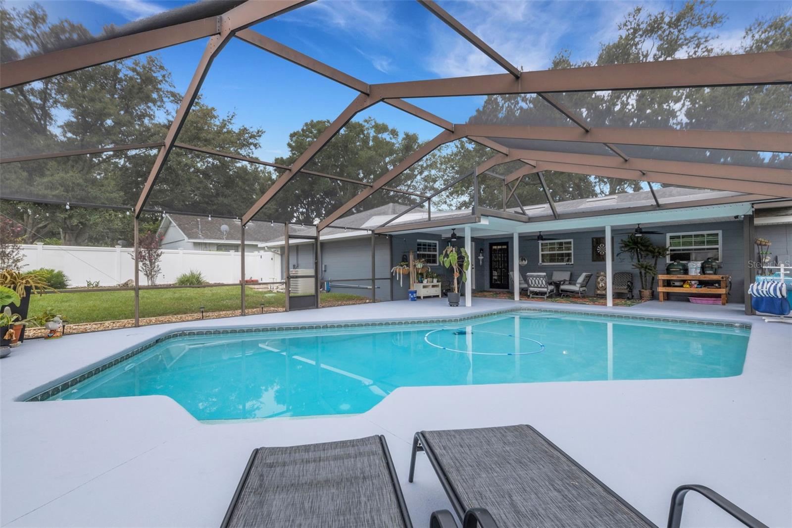 4614 VALLEY VIEW DR E