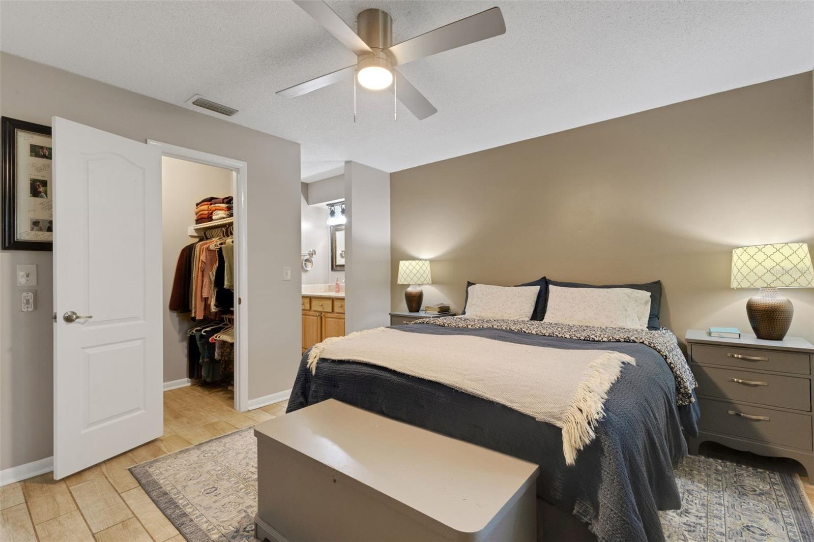 4614 VALLEY VIEW DR E