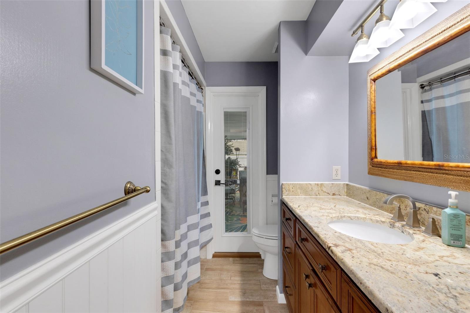 4614 VALLEY VIEW DR E