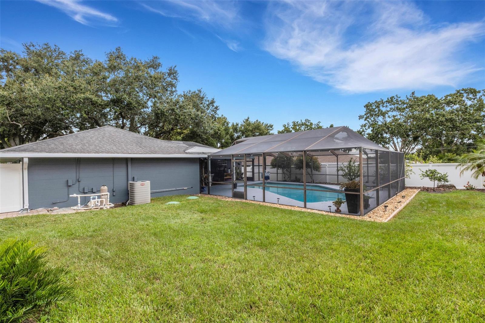 4614 VALLEY VIEW DR E