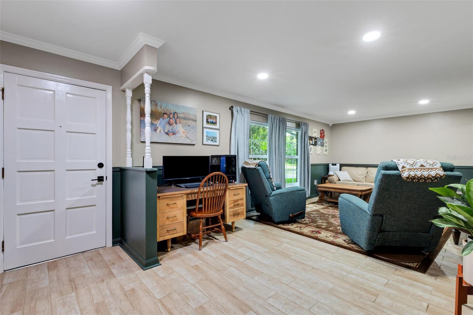 4614 VALLEY VIEW DR E