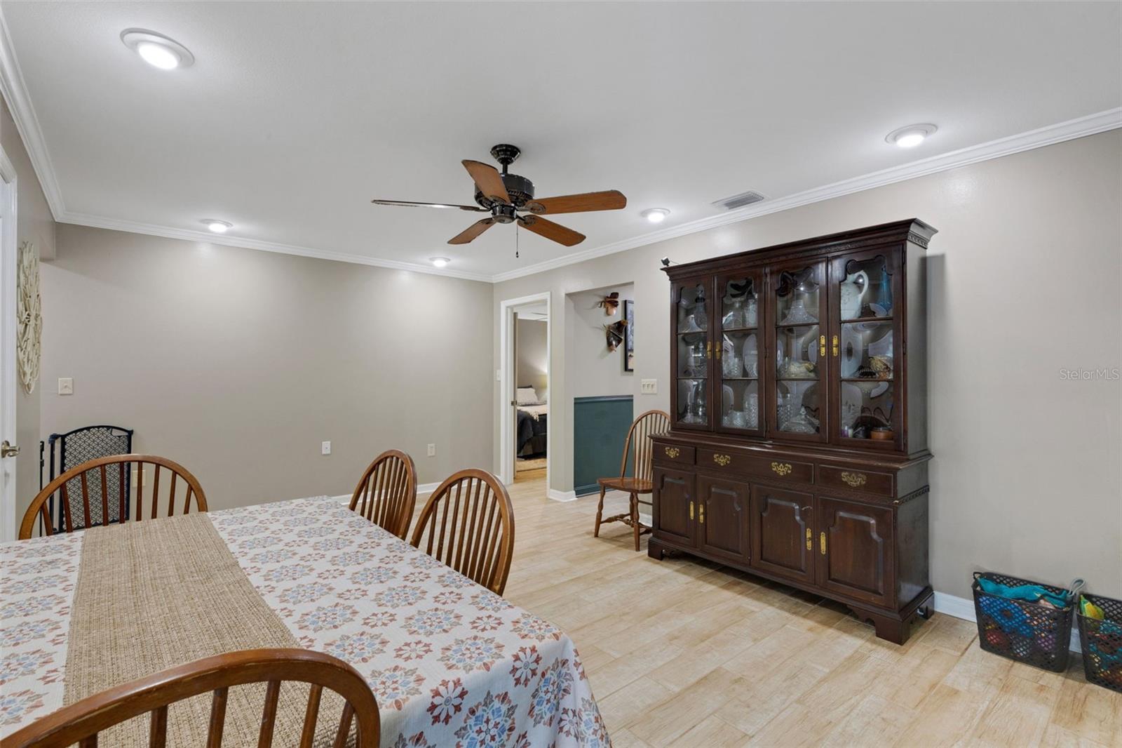 4614 VALLEY VIEW DR E