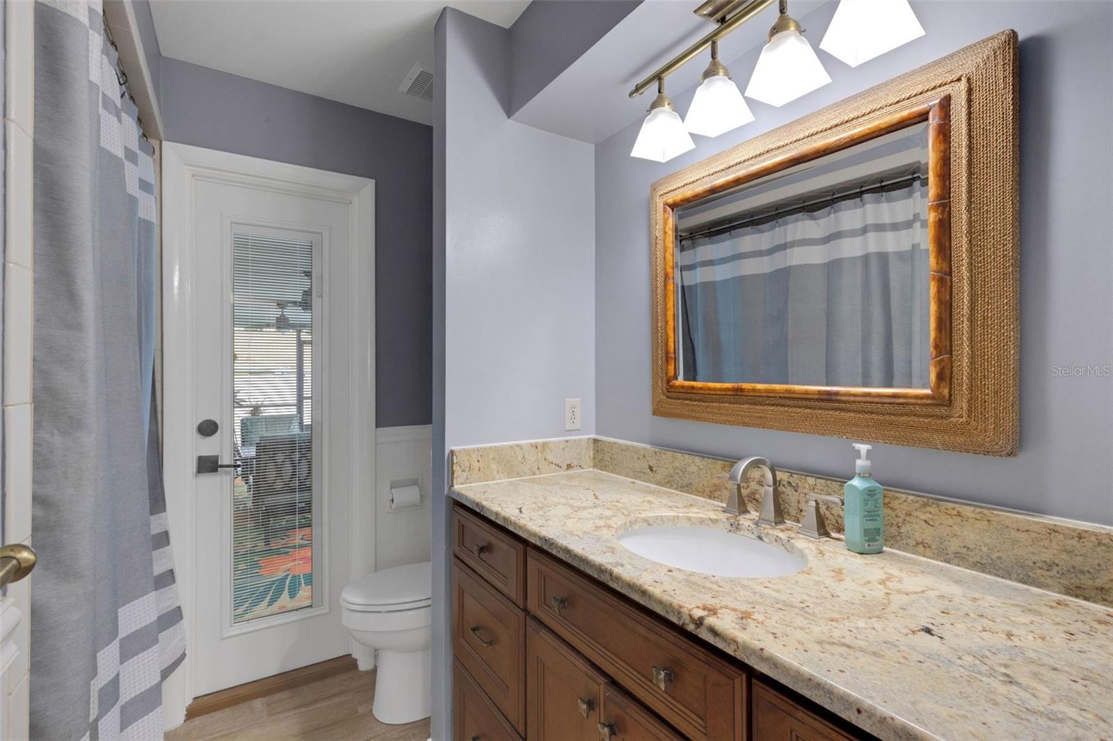 4614 VALLEY VIEW DR E