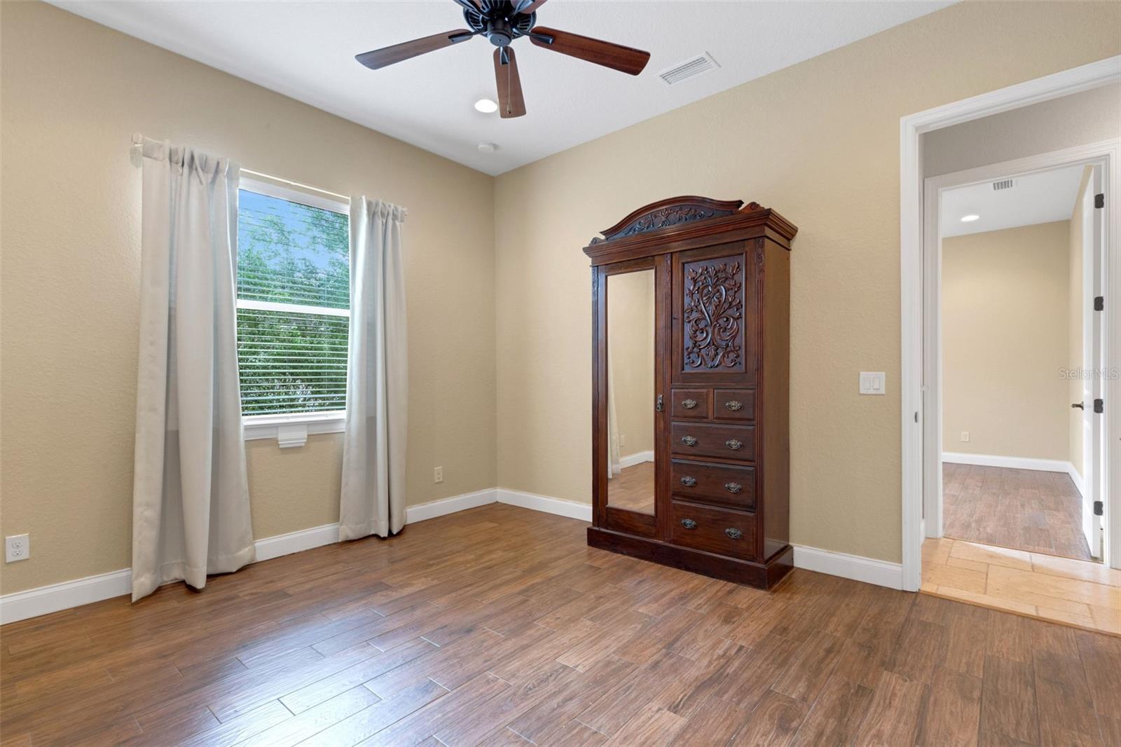 6328 HIGHLANDS IN THE WOODS AVE