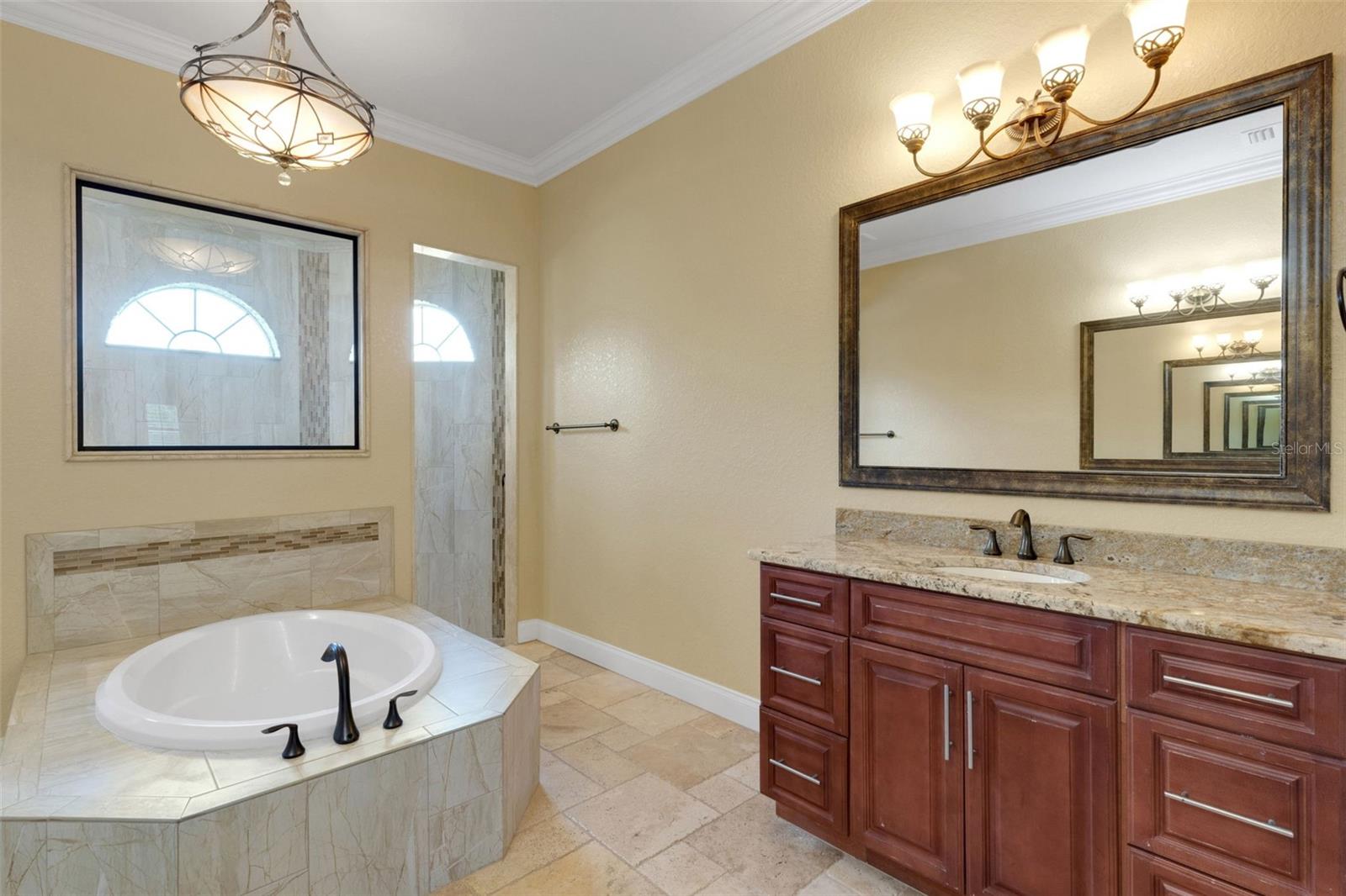 6328 HIGHLANDS IN THE WOODS AVE