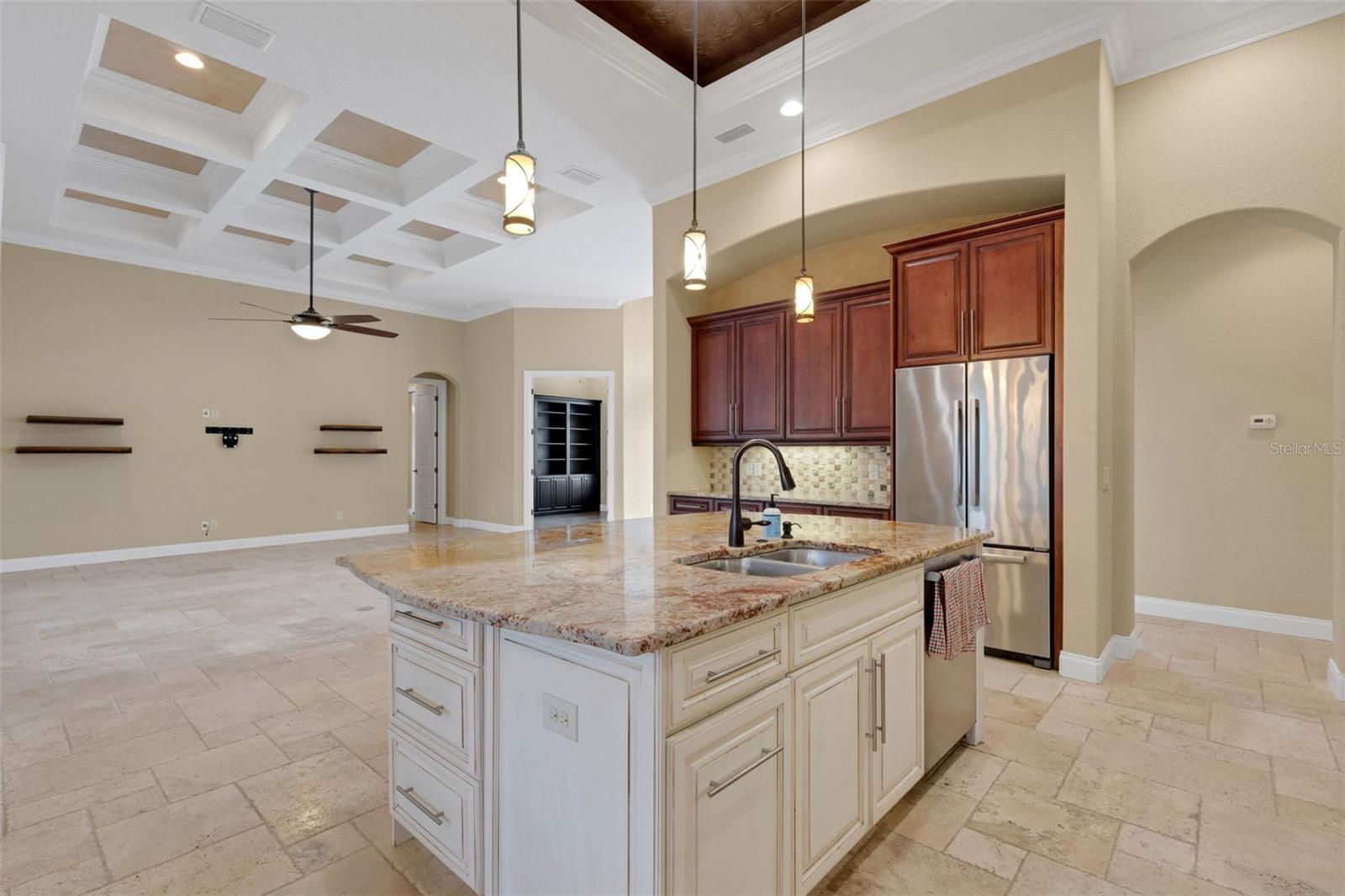 6328 HIGHLANDS IN THE WOODS AVE