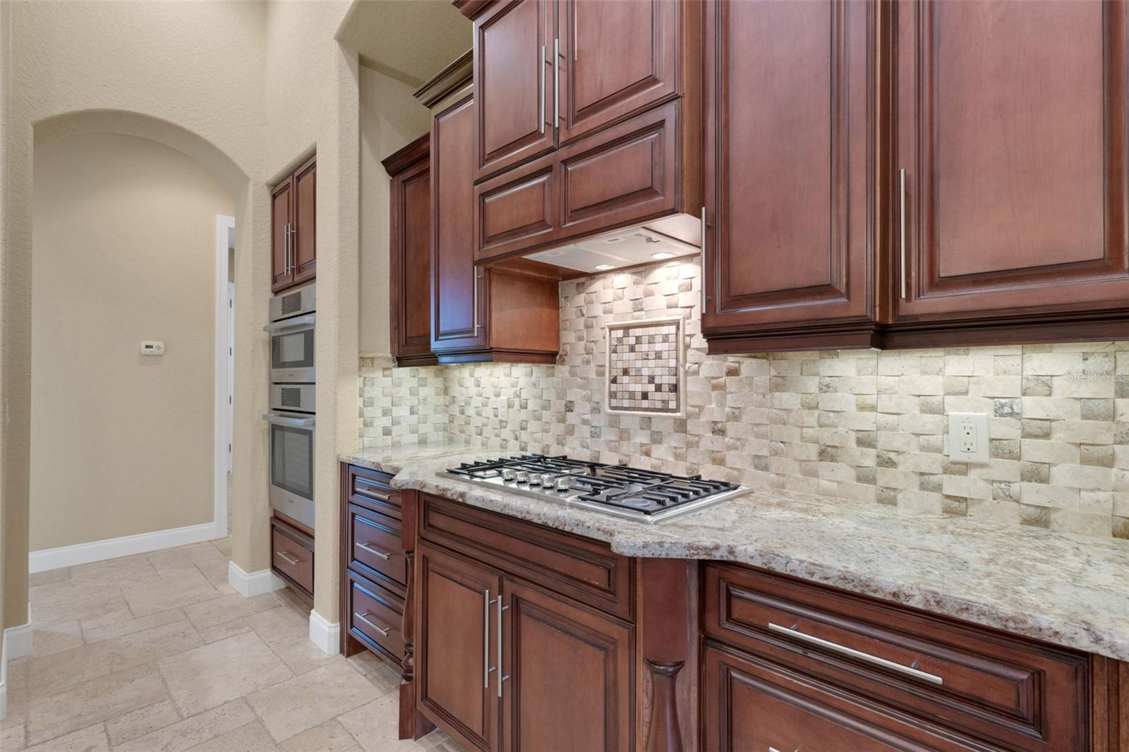 6328 HIGHLANDS IN THE WOODS AVE