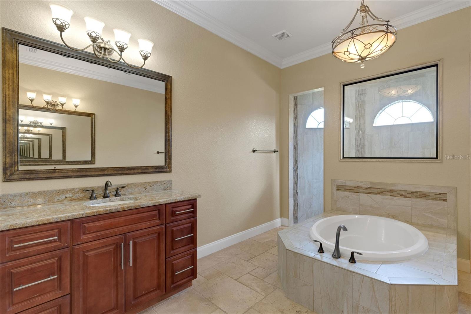 6328 HIGHLANDS IN THE WOODS AVE