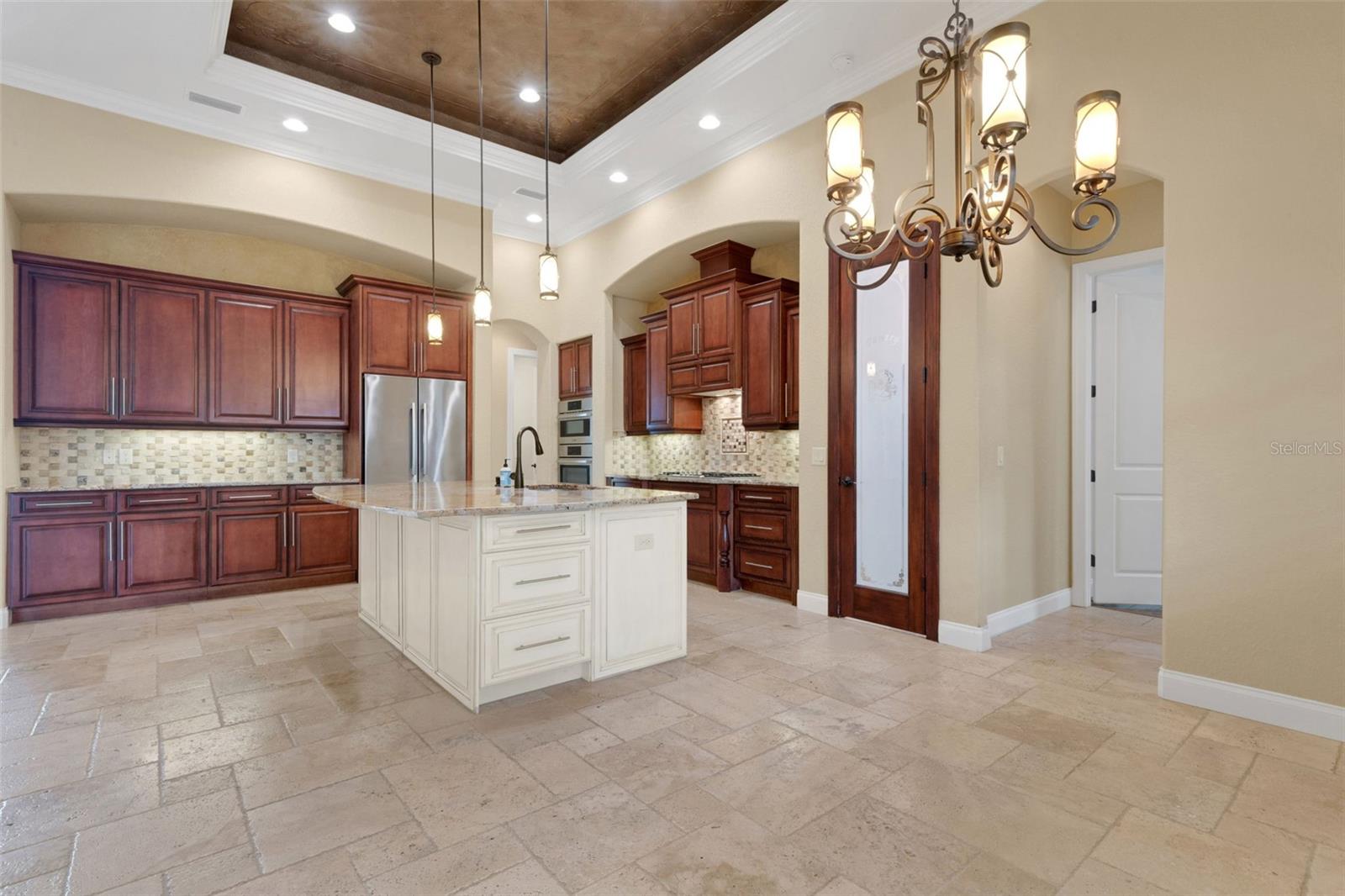 6328 HIGHLANDS IN THE WOODS AVE