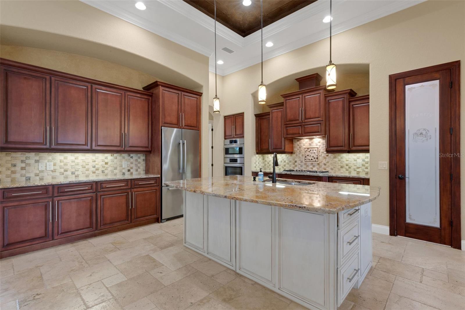 6328 HIGHLANDS IN THE WOODS AVE