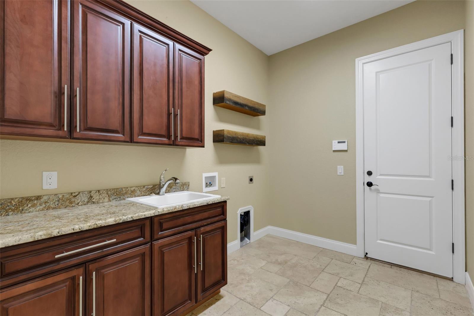 6328 HIGHLANDS IN THE WOODS AVE