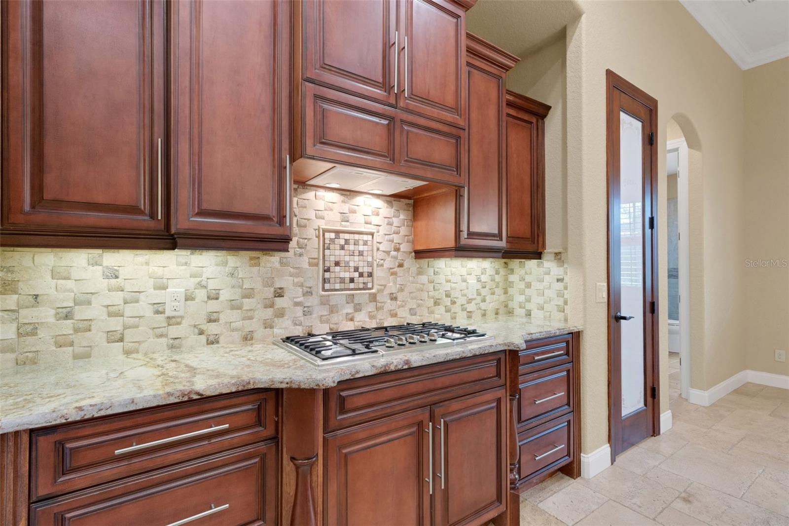 6328 HIGHLANDS IN THE WOODS AVE