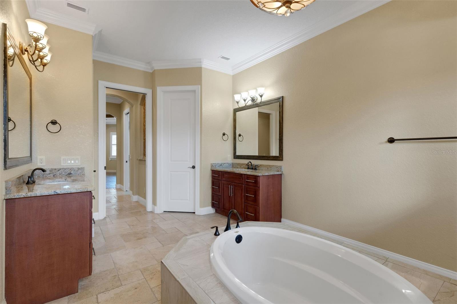 6328 HIGHLANDS IN THE WOODS AVE