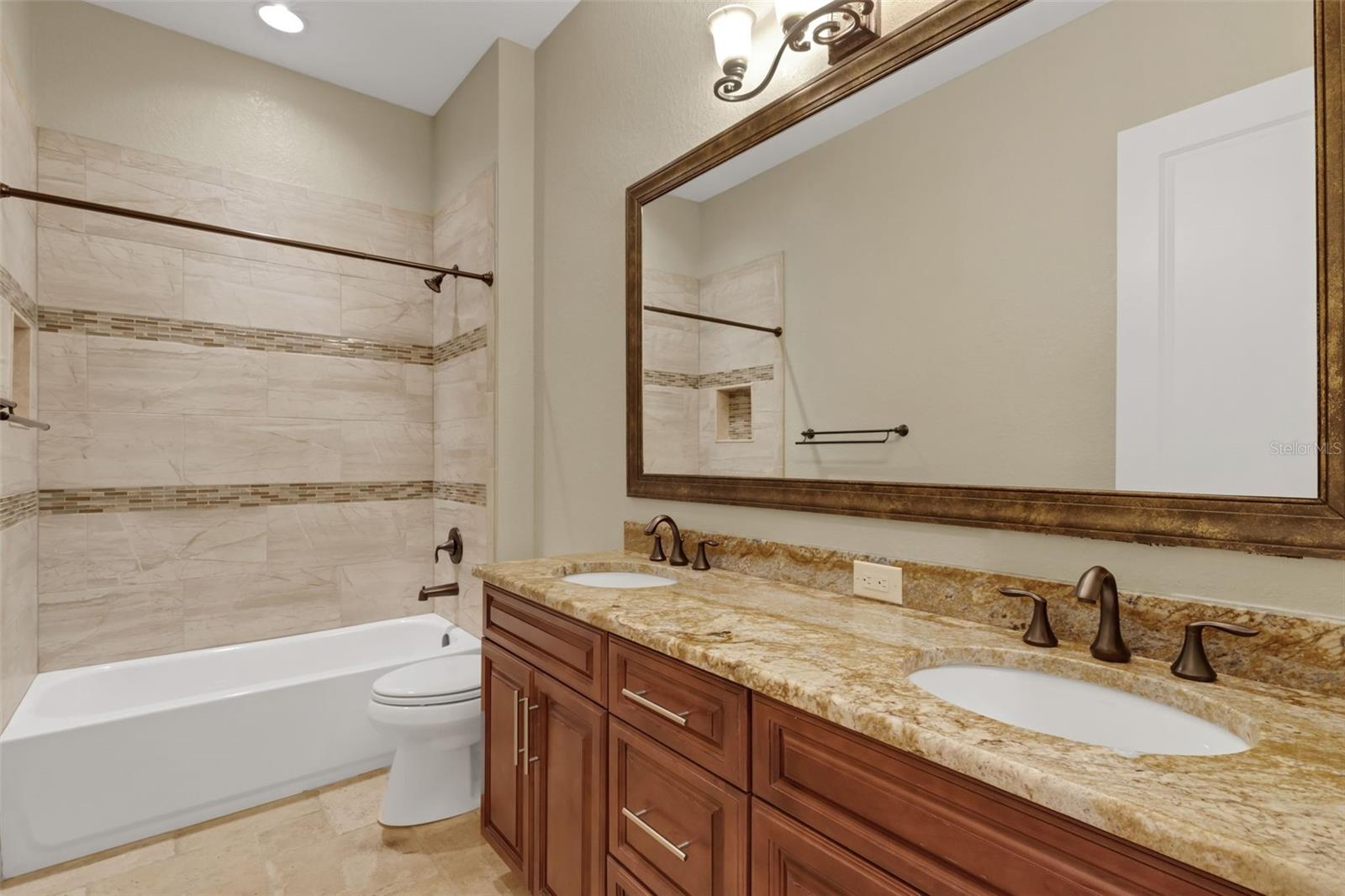 6328 HIGHLANDS IN THE WOODS AVE