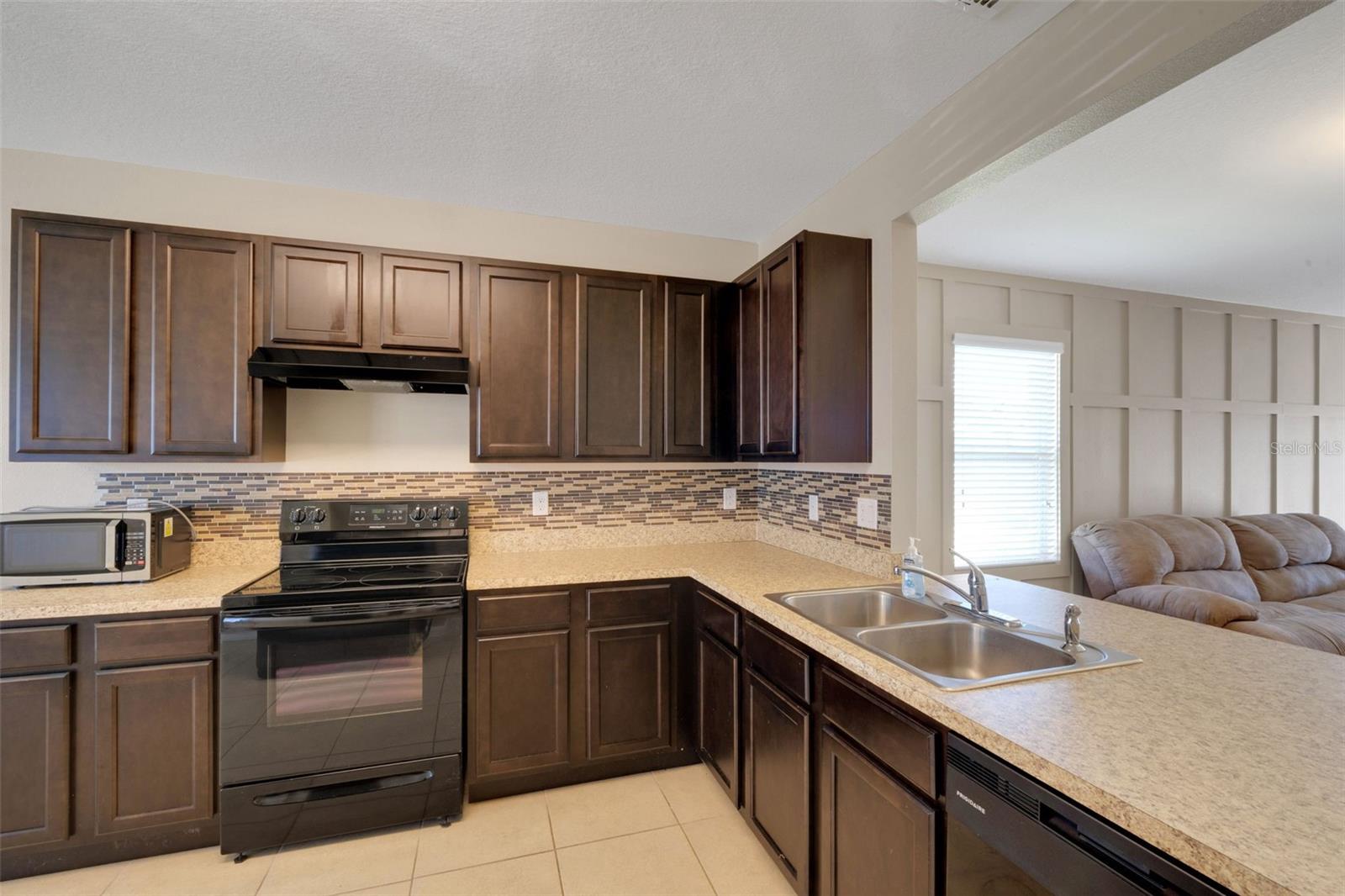 2162 BLUE HIGHLANDS DR