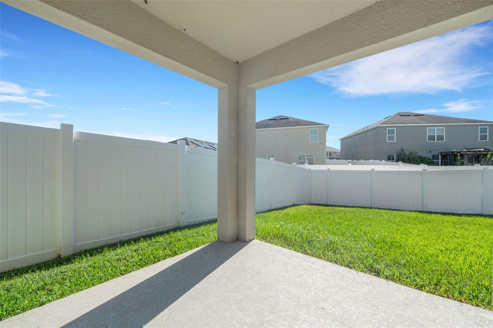 2162 BLUE HIGHLANDS DR