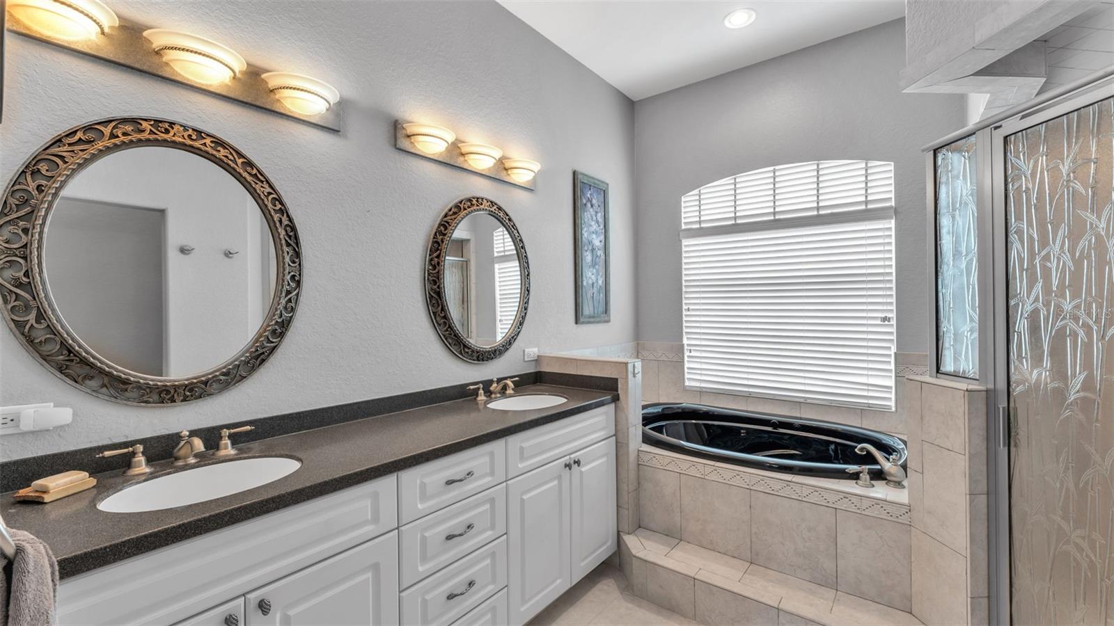 4453 FAIRWAY OAKS DR