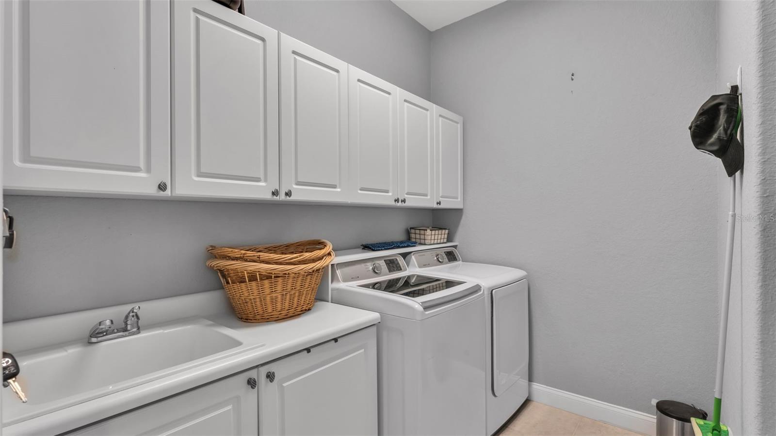 4453 FAIRWAY OAKS DR