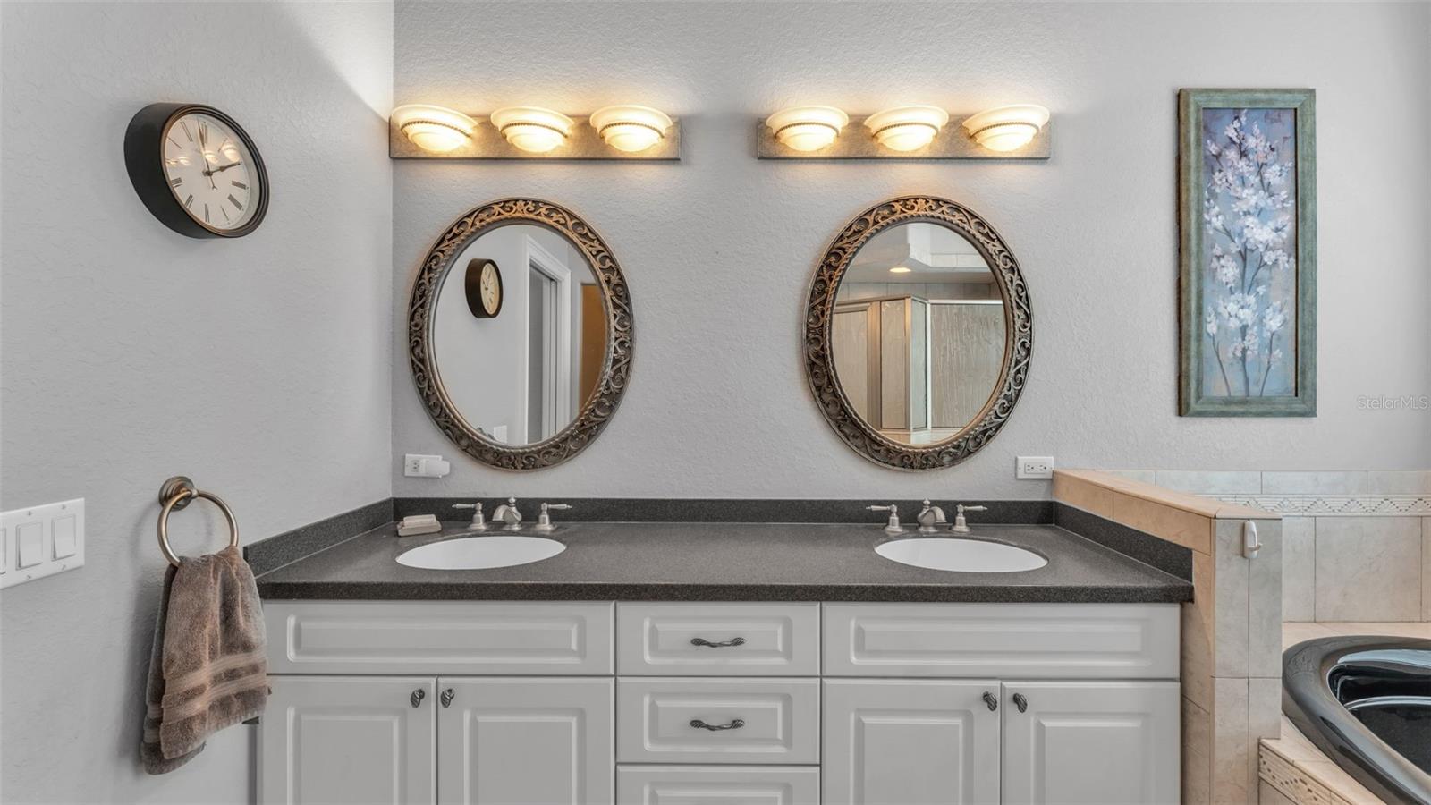 4453 FAIRWAY OAKS DR