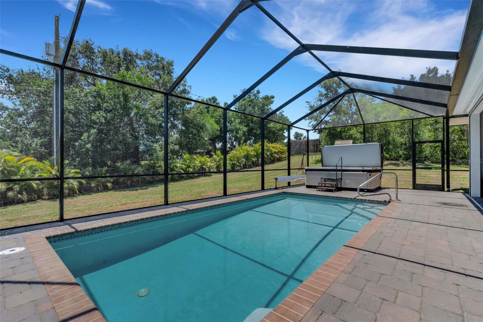 1 BROGDEN CT SE