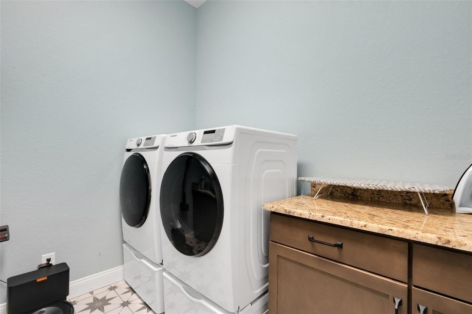 1 BROGDEN CT SE
