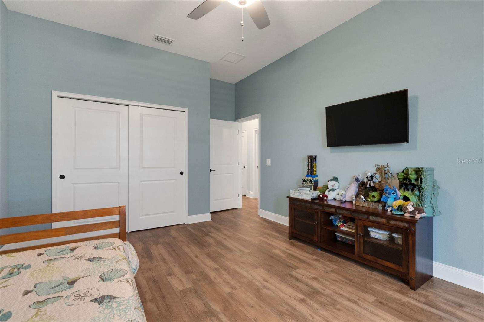 1 BROGDEN CT SE