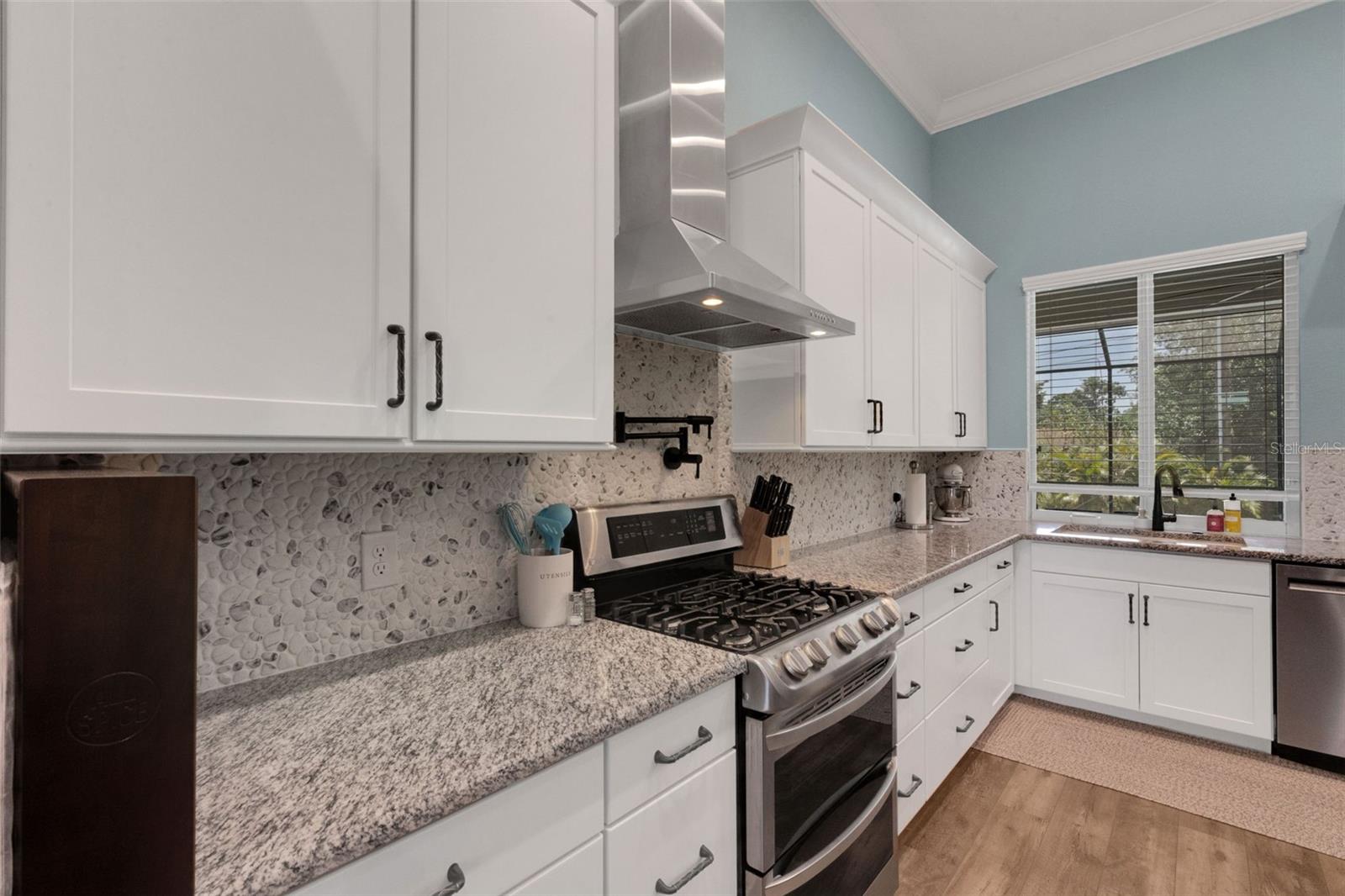 1 BROGDEN CT SE