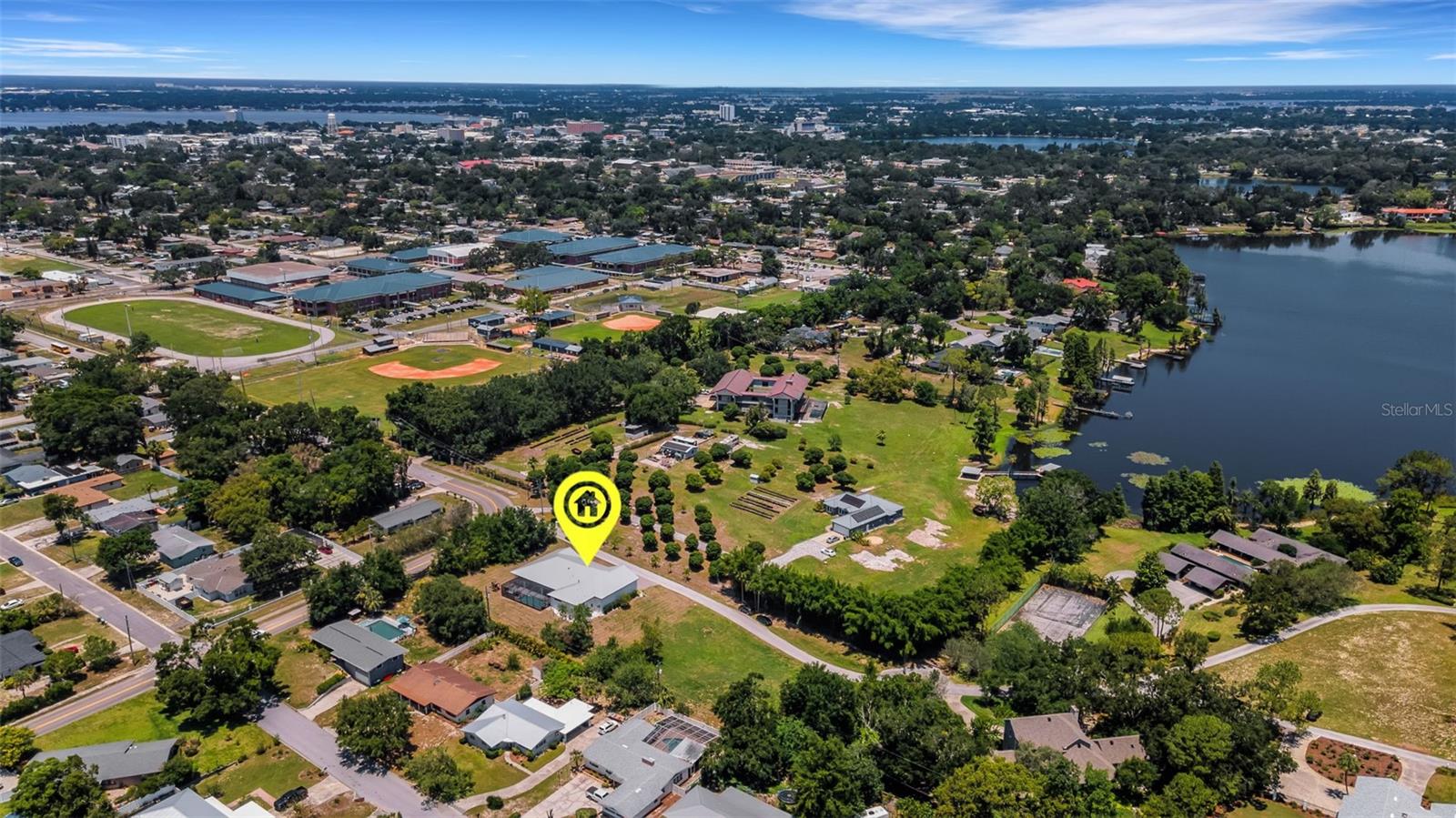 1 BROGDEN CT SE