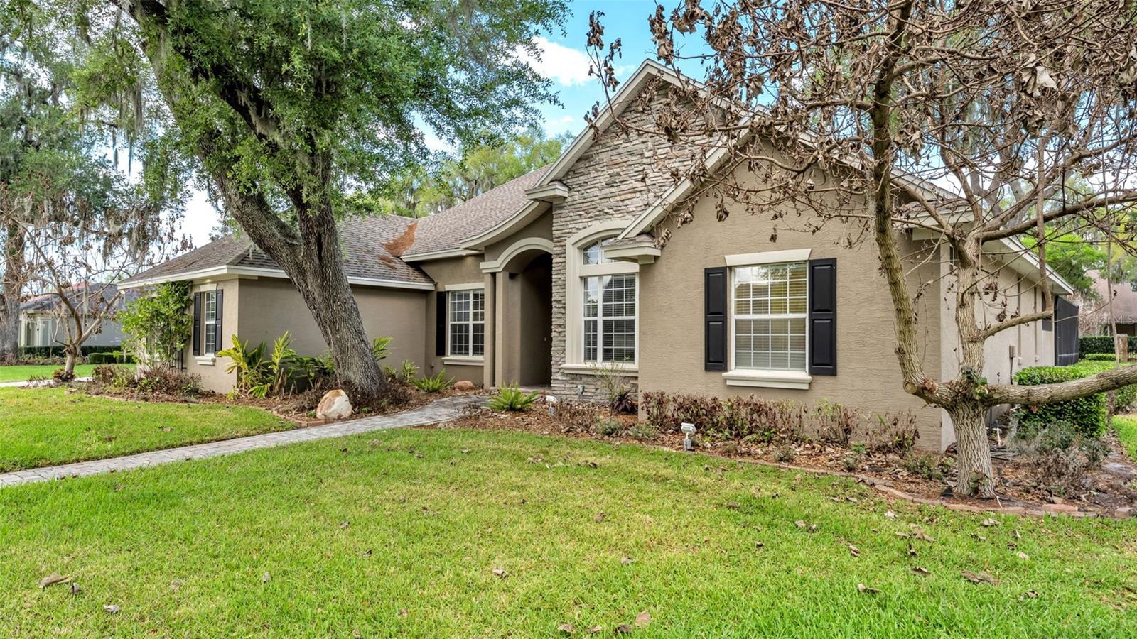 6883 LACY DR