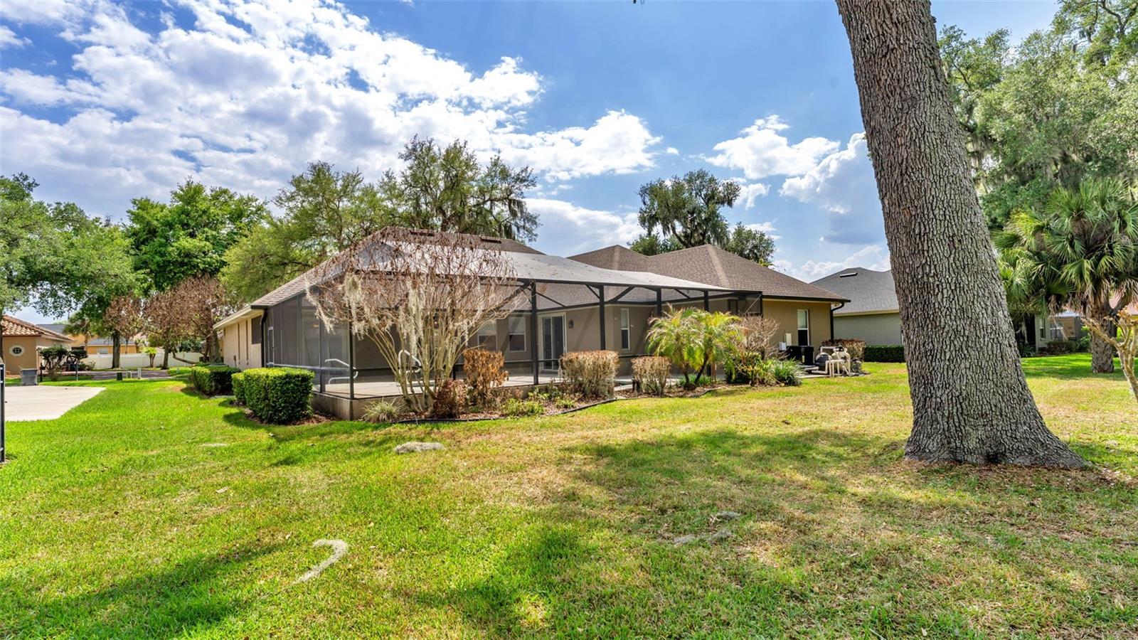 6883 LACY DR