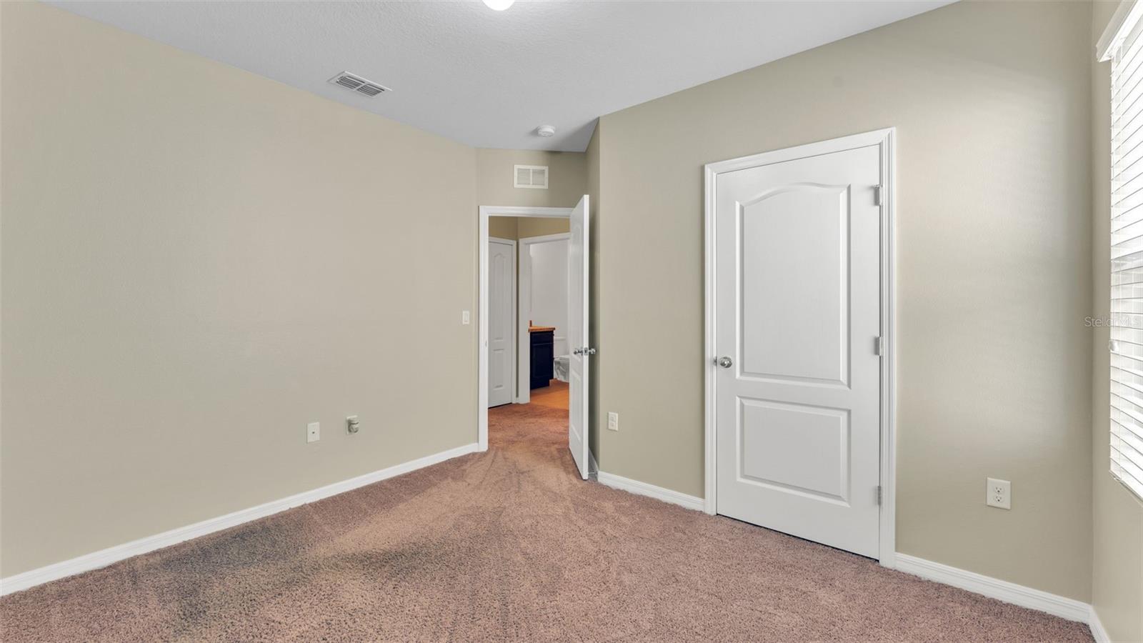 2162 BLUE HIGHLANDS DR