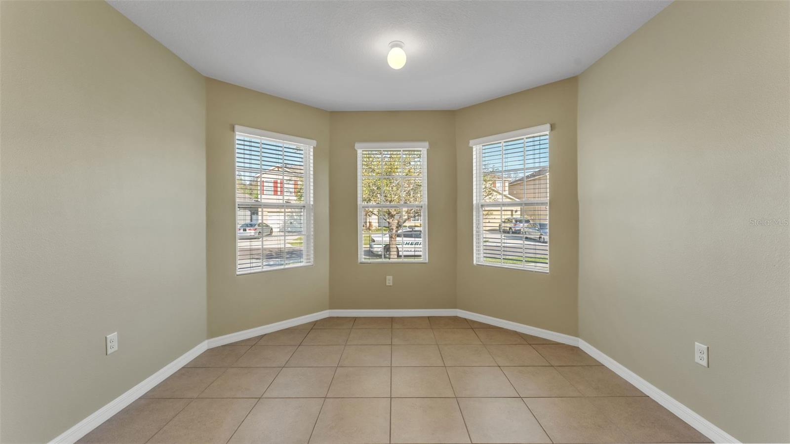 2162 BLUE HIGHLANDS DR