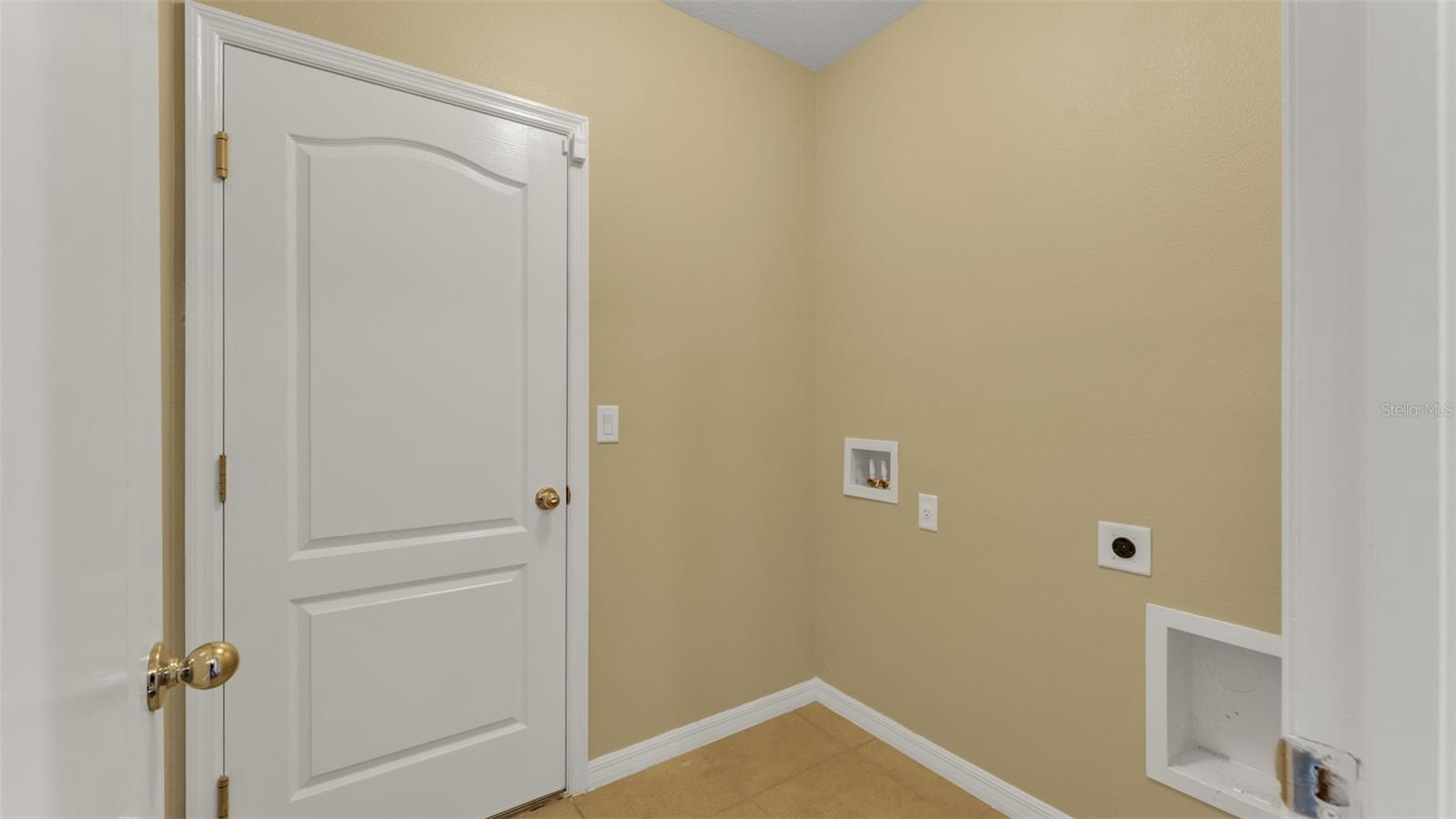 2162 BLUE HIGHLANDS DR
