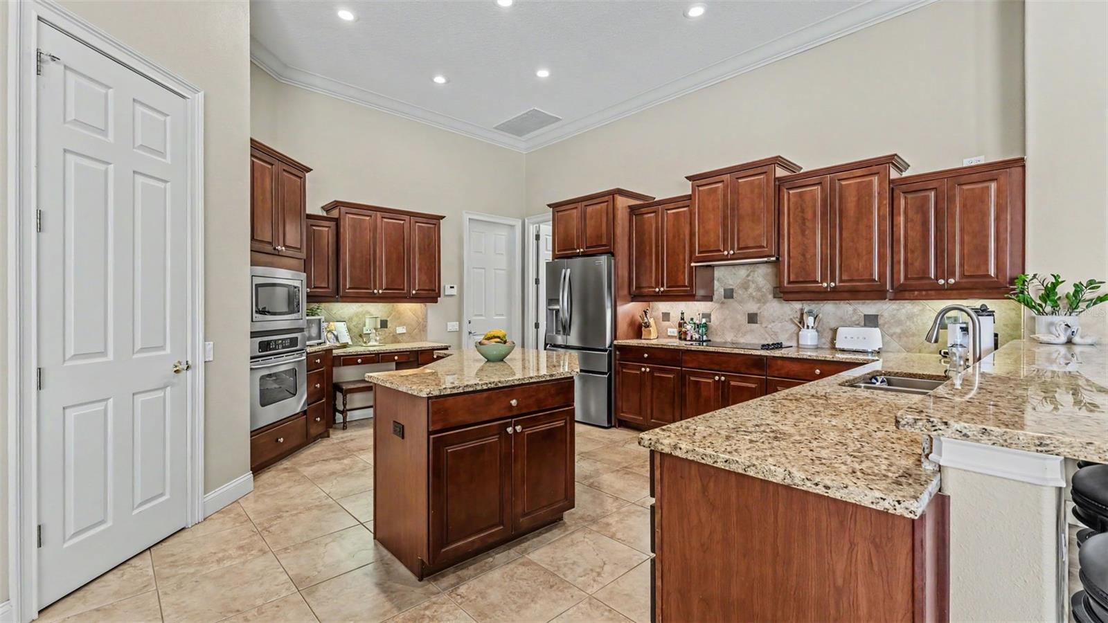 664 WHISPER WOODS DR