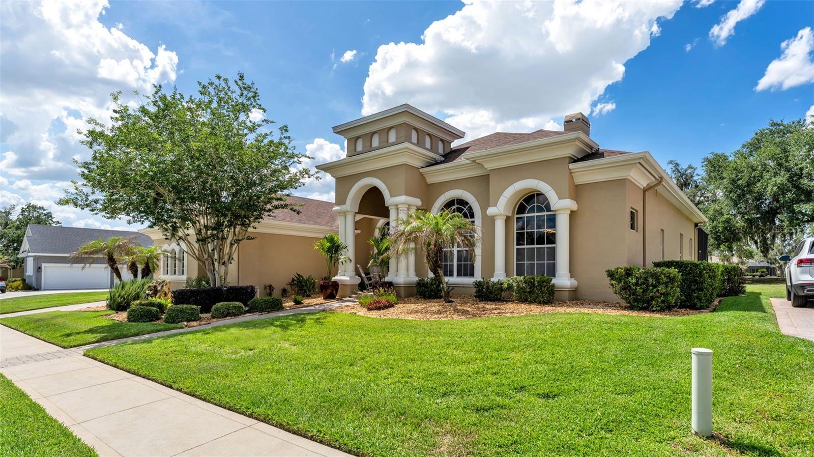 664 WHISPER WOODS DR