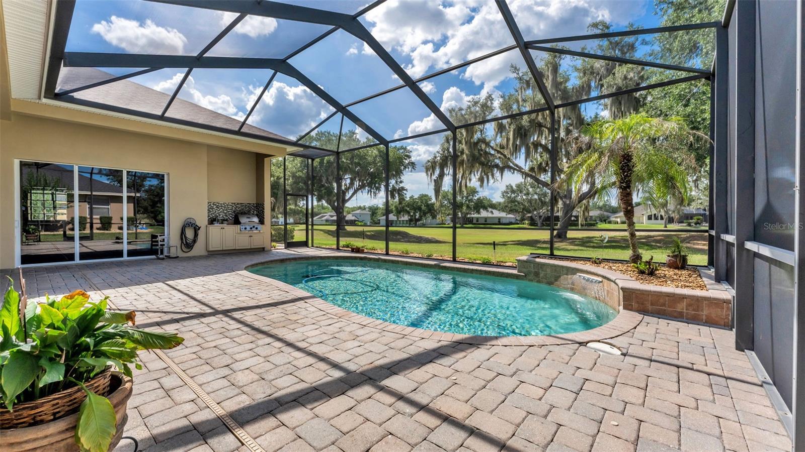 664 WHISPER WOODS DR