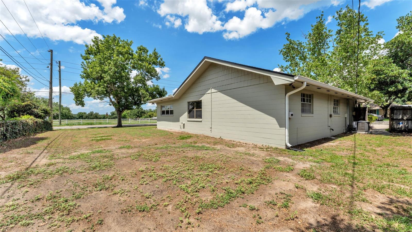 4605 VALLEY VIEW DR E