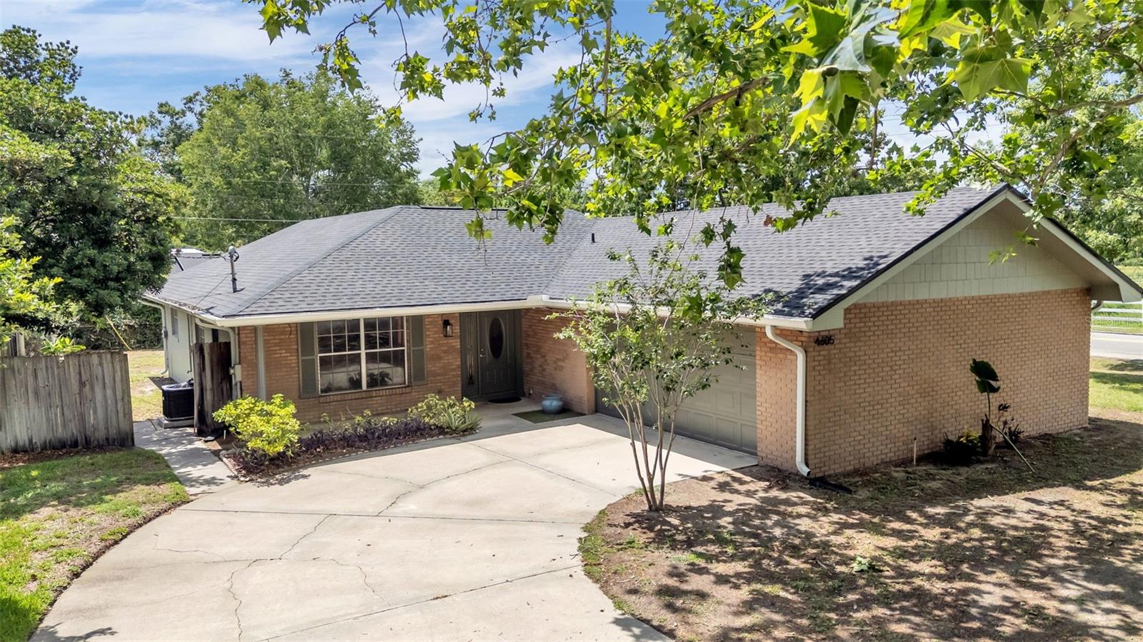 4605 VALLEY VIEW DR E